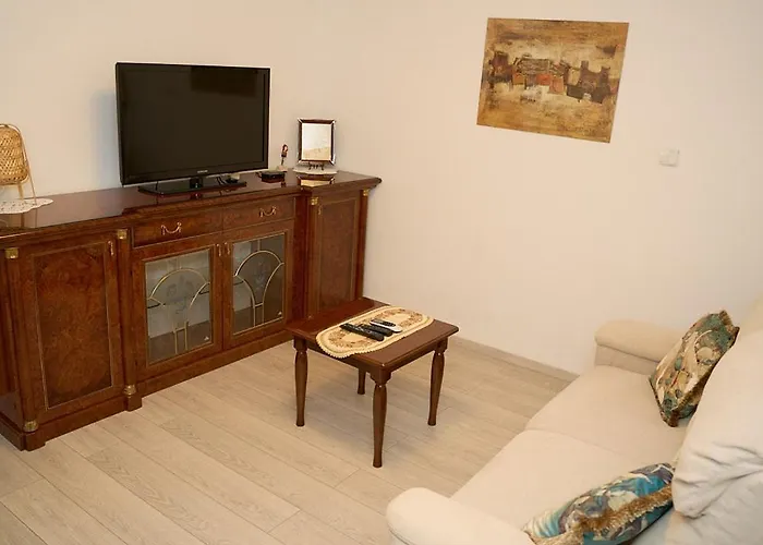 Peaceful Old Town With Sea And Sunrise Views Apartamento