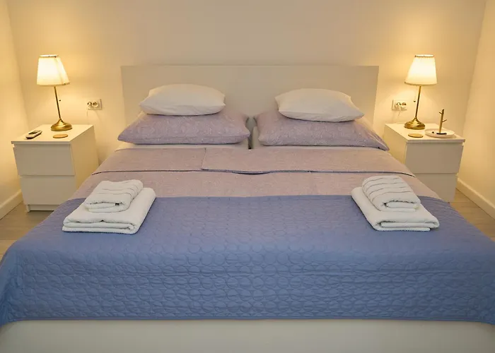 Peaceful Old Town With Sea And Sunrise Views Apartamento *