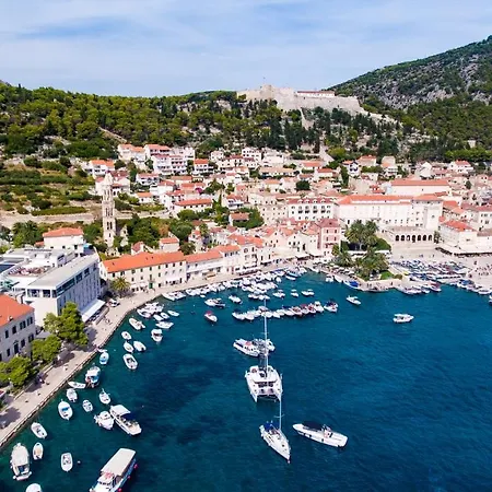 Peaceful Old Town With Sea And Sunrise Views Apartment Hvar Town