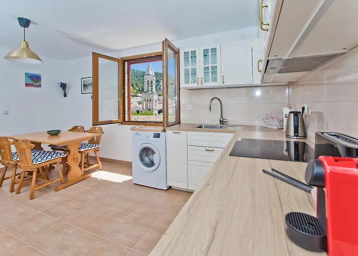 Peaceful Old Town With Sea And Sunrise Views Appartement